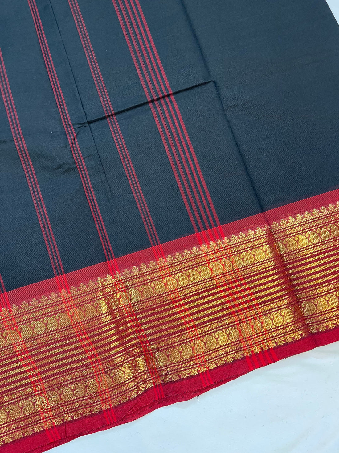 Chettinad cotton saree - Black and Red - plain